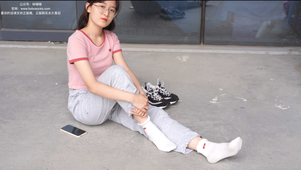 白袜光脚运动鞋-美足馆