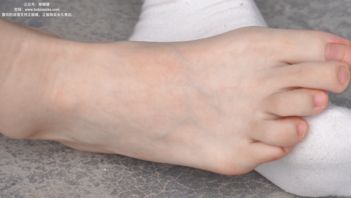 图片[3]-白袜光脚运动鞋-美足馆