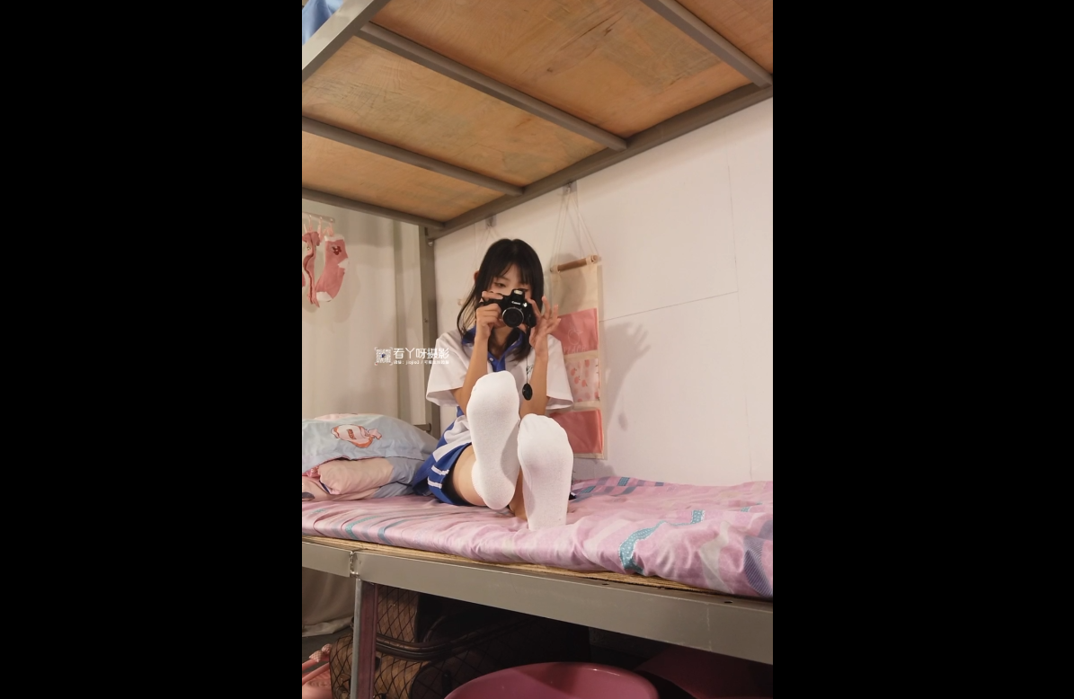 图片[2]-学生宿舍长腿诱惑-美足馆